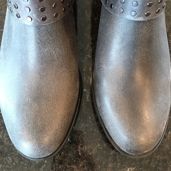 New Sorel Lolla II Strap Stud Shoe, Charocal Grey Ankle Booties, Gray Short Boot - Picture 9 of 16